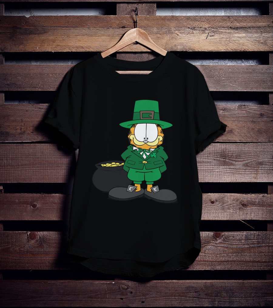 Garfield St. Patrick's Day Leprechaun With Pot Of Gold T-Shirt