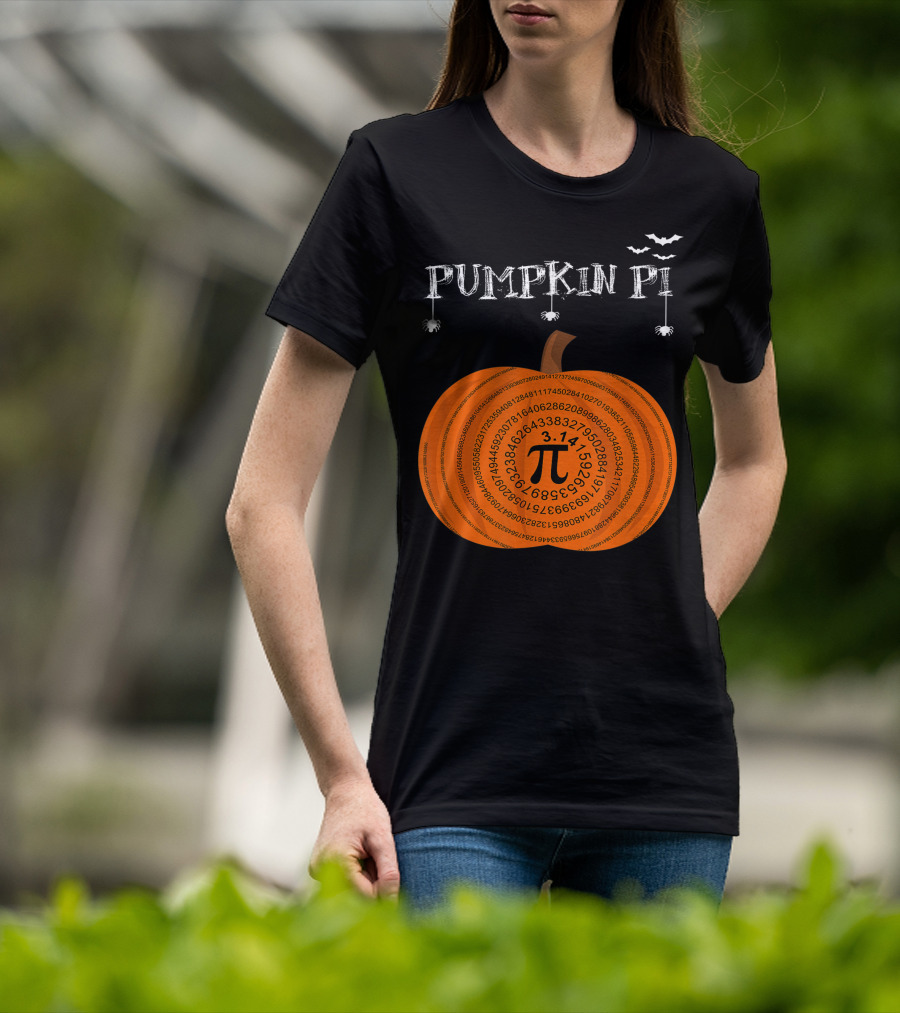 Pumpkin Pi Halloween Math Teachers Pumpkin With Pi Symbol And Bats T-Shirt