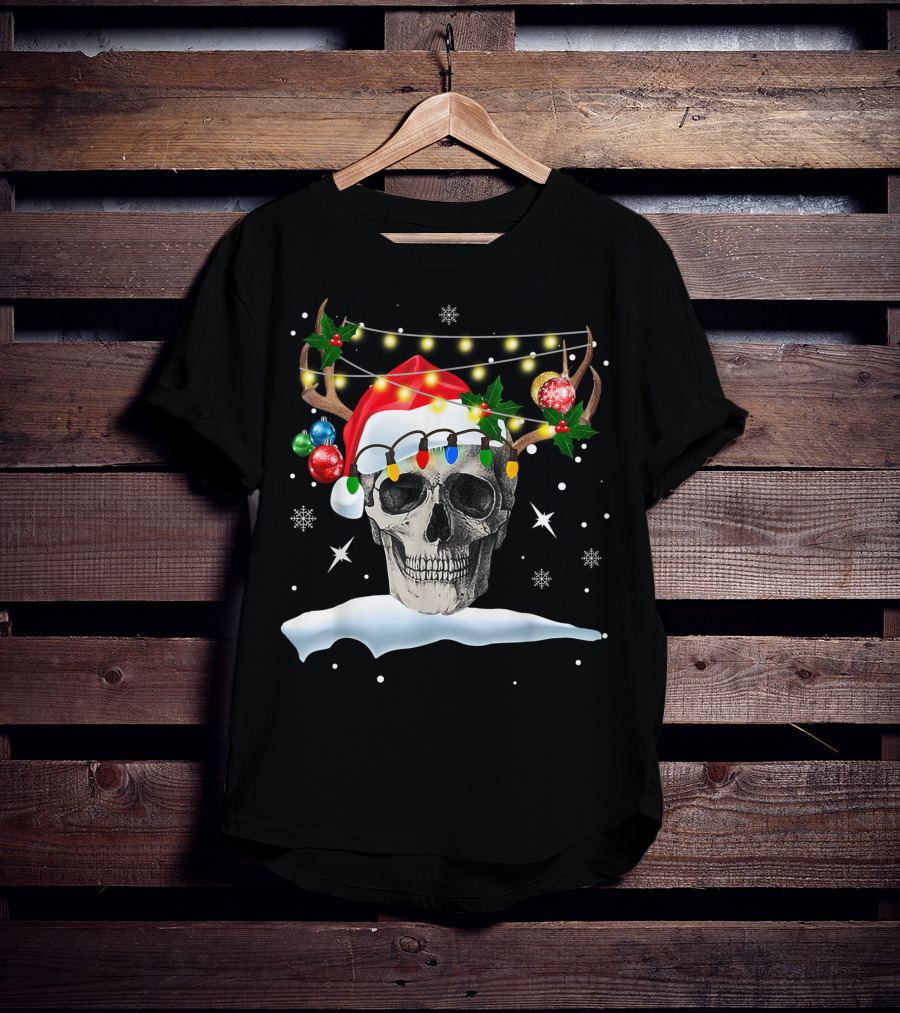 Skull Reindeer Christmas Funny Santa Hat Antlers Holiday Lights Snowflakes T-Shirt