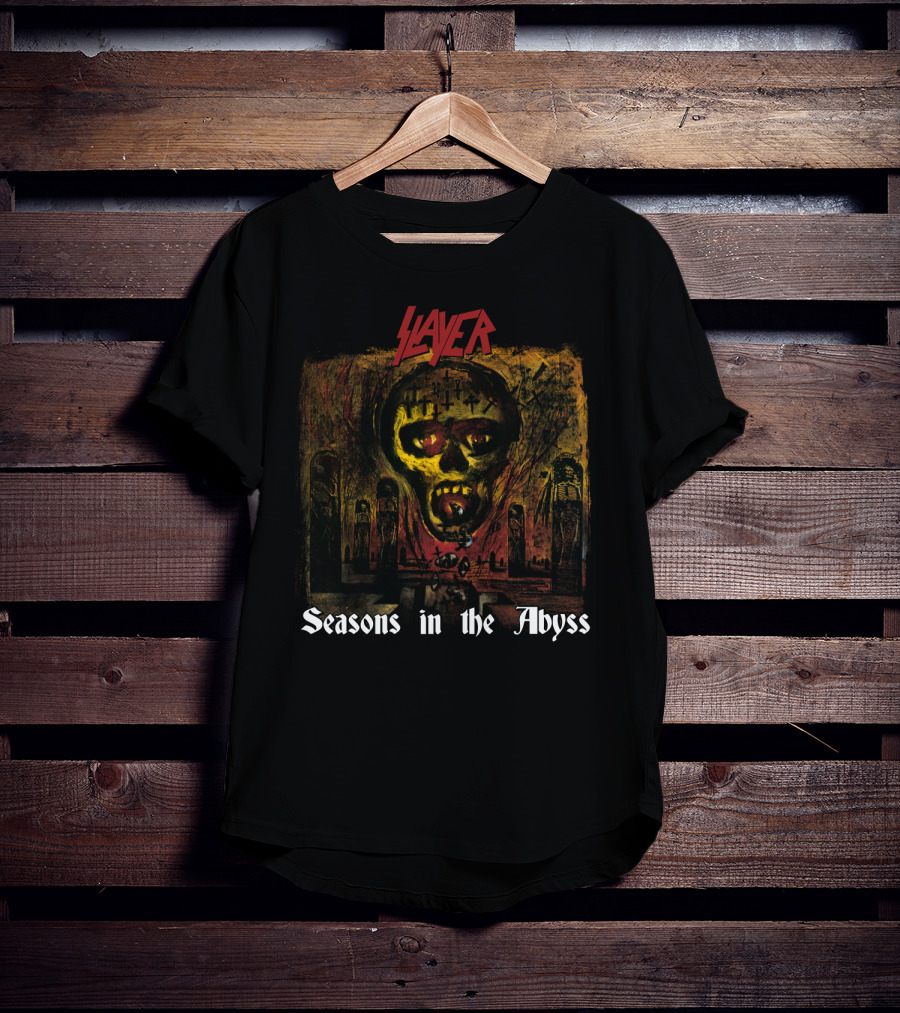 Slayer Seasons In The Abyss Skull Art With Cryptic Figures And Red T-Shirt
