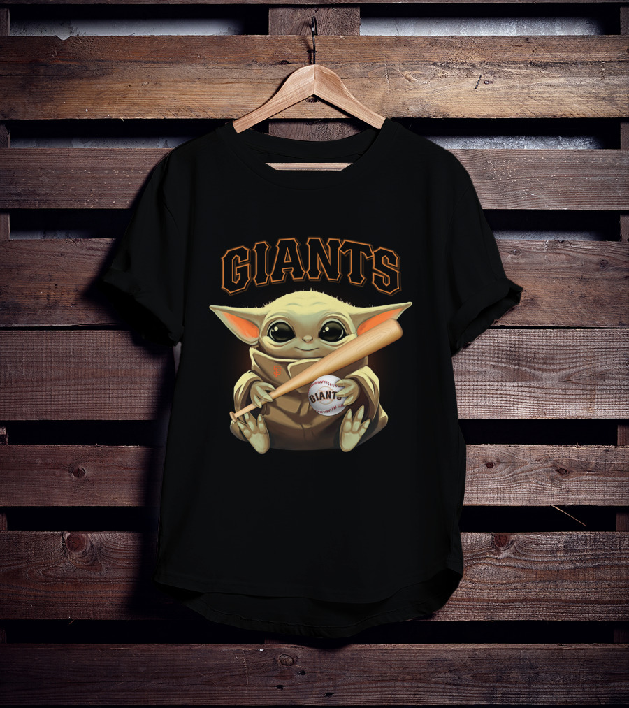 San Francisco Giants Baby Yoda With Baseball And Bat T-Shirt
