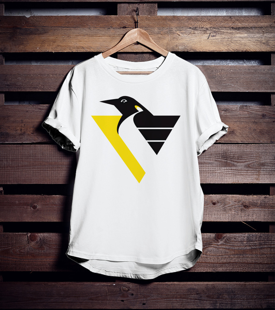 Pittsburgh Penguins Retro Penguin Triangles T-Shirt