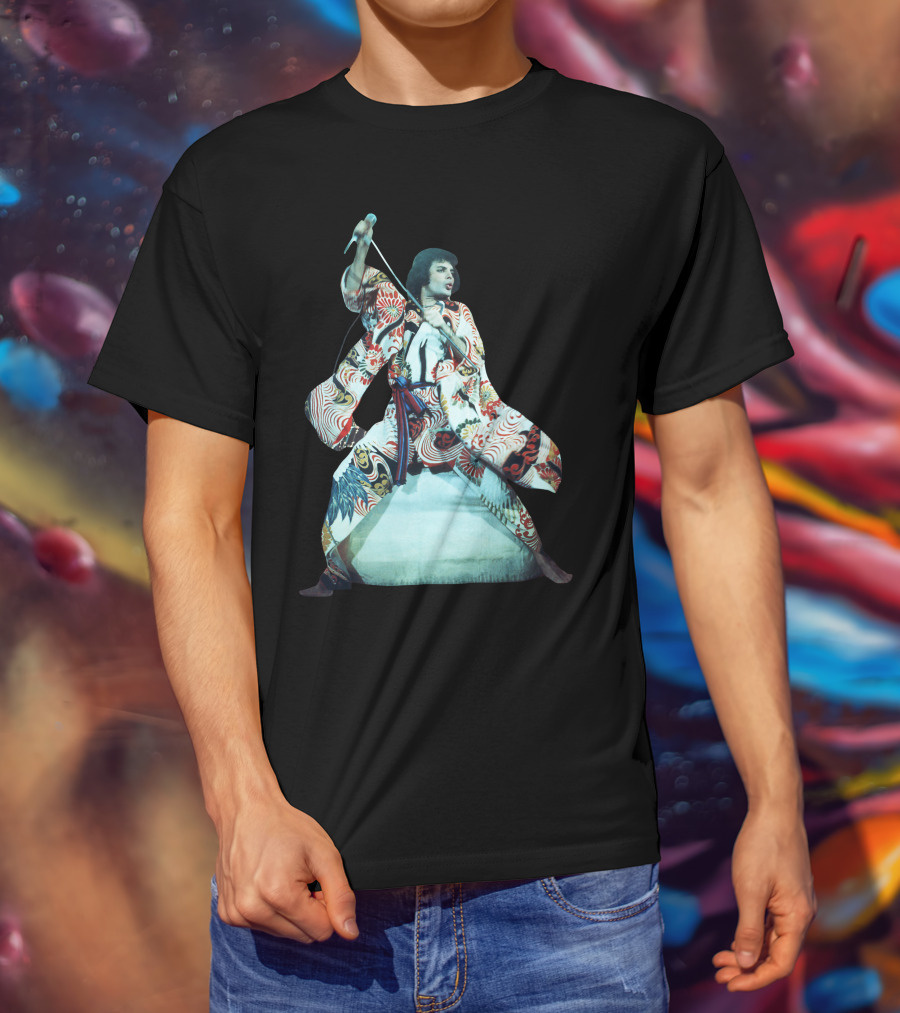 Qun Warrior In Traditional Kimono With Sword T-Shirt