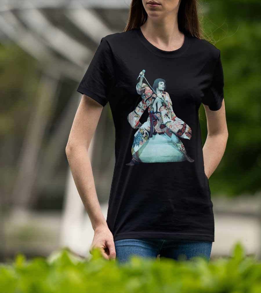 Qun Warrior In Traditional Kimono With Sword T-Shirt
