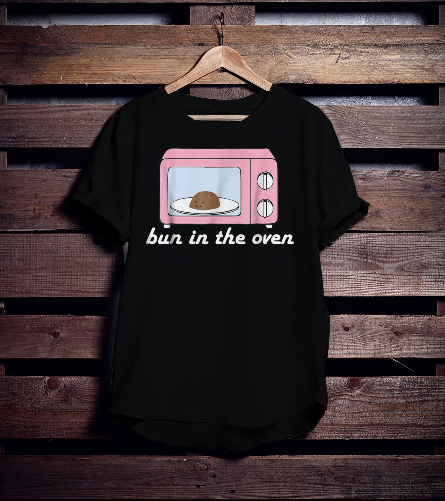 Bun In The Oven Expecting Baby Announcement Pink Microwave T-Shirt