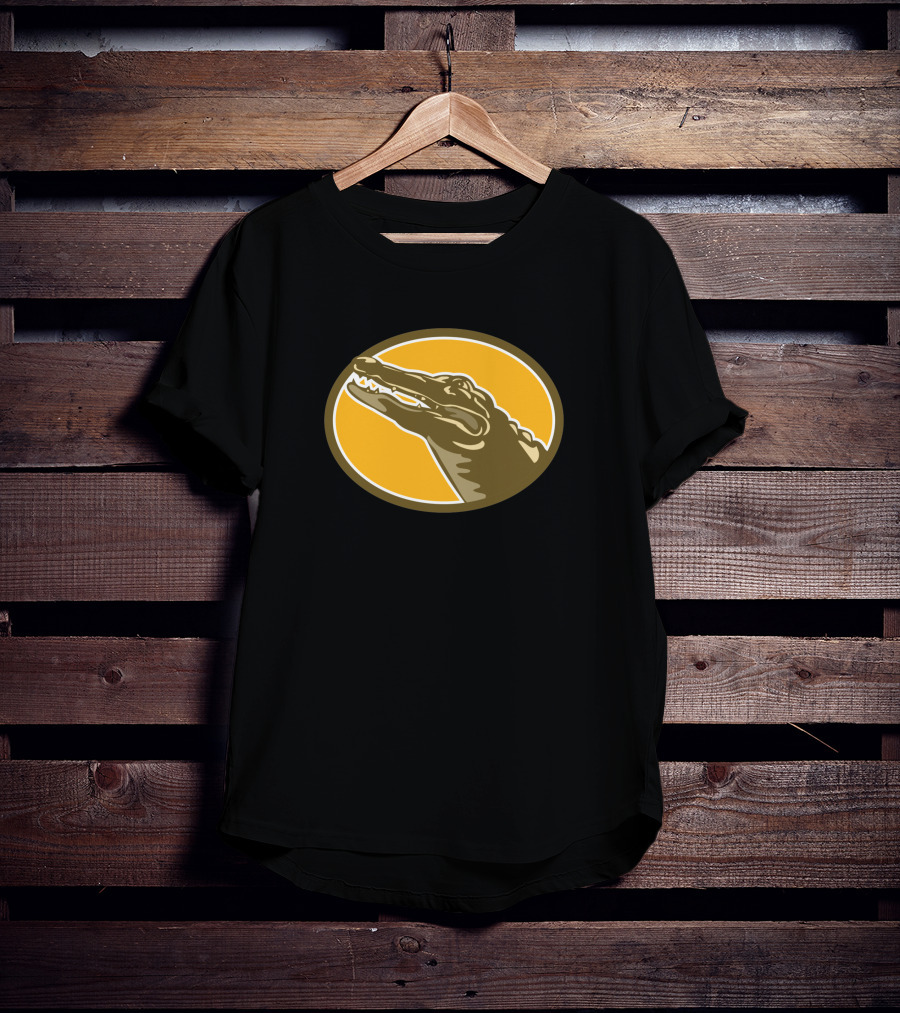 Alligator Head Looking Up Oval Wpa Style Vintage Retro Wildlife T-Shirt