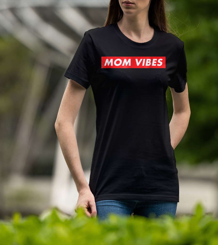 MOM VIBES Red Box T-Shirt