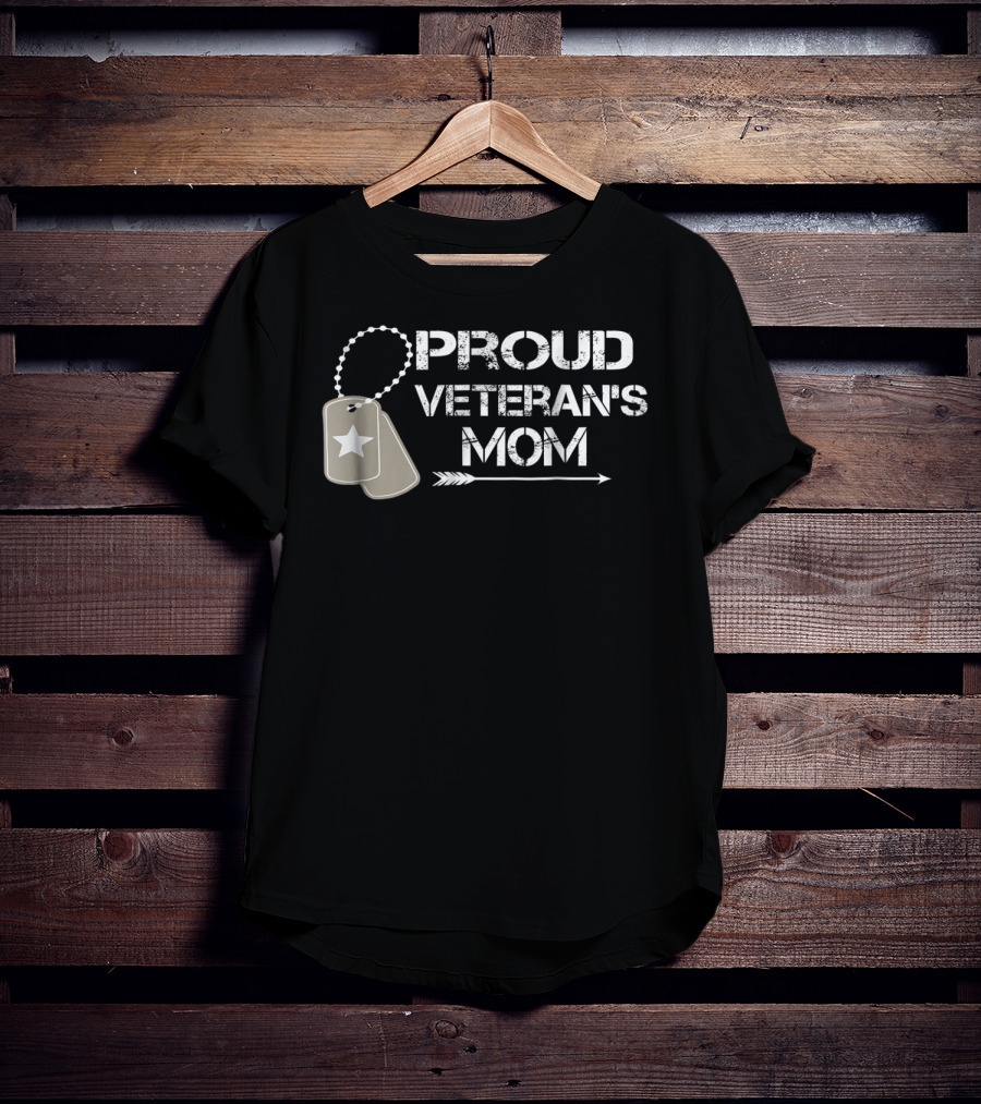 Proud Veteran's Mom Dog Tags And Arrow T-Shirt