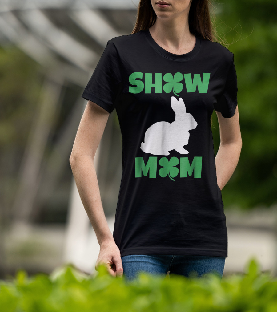 Show Mom Clover Rabbit T-Shirt
