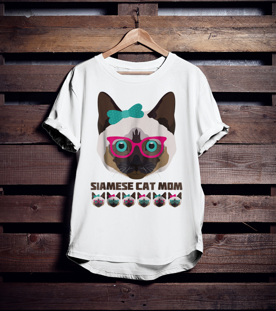 Siamese Cat Mom Cute Funny Cat Lover With Glasses And Bow T-Shirt