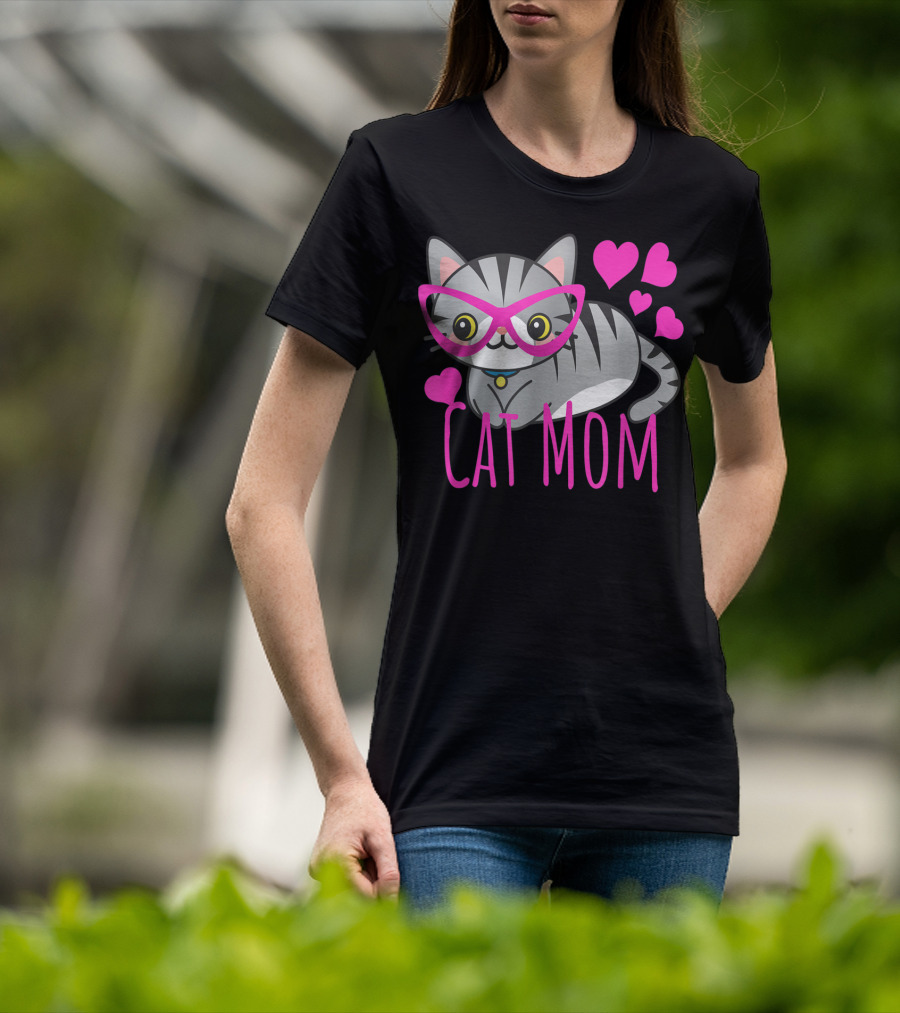 Cute Kawaii Cat Mom With Pink Glasses And Hearts T-Shirt