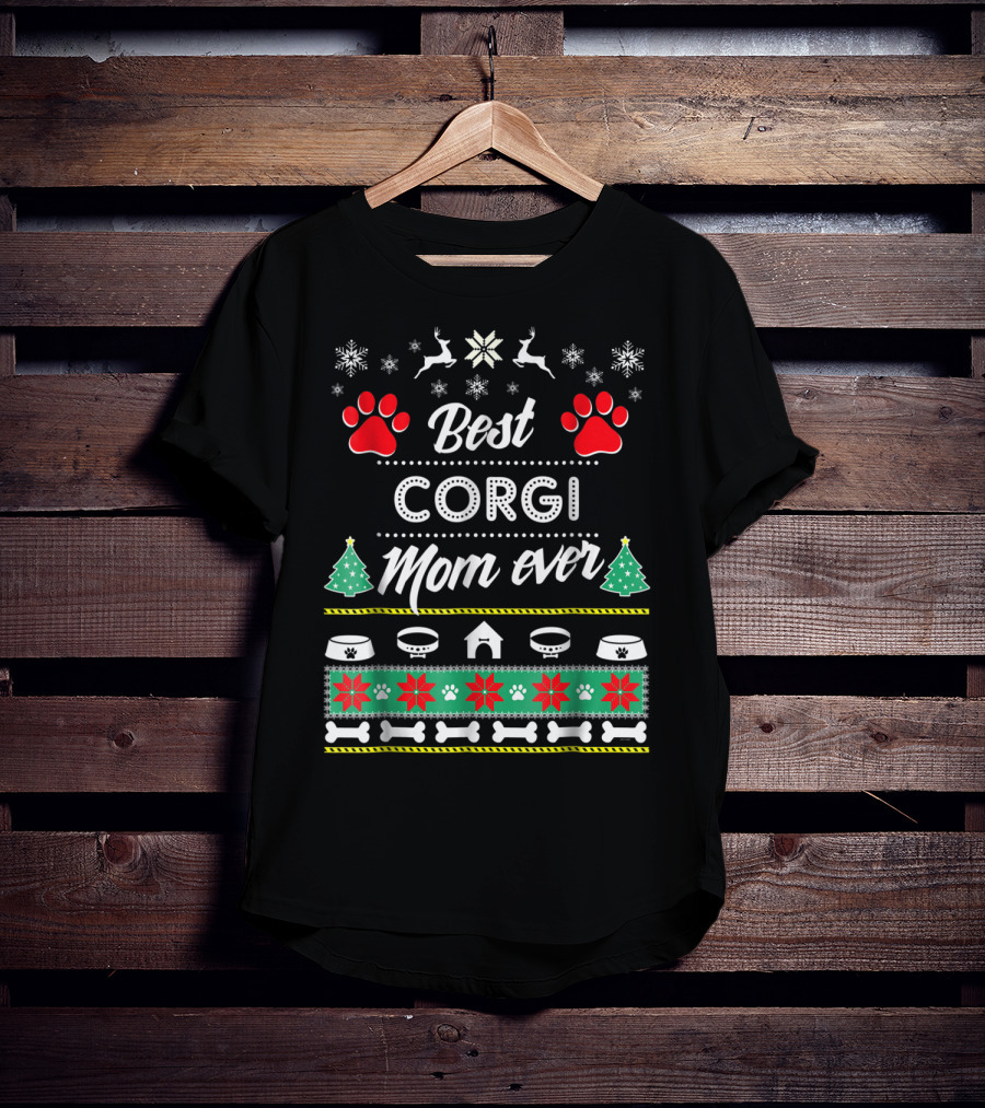Best Corgi Mom Ever Christmas Snowflakes Reindeer Trees Paws T-Shirt