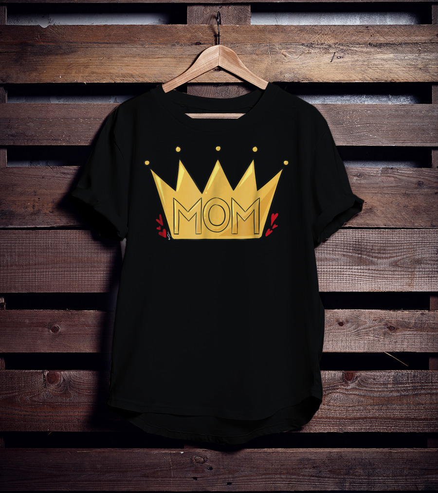 Queen Mom Crown With Hearts T-Shirt
