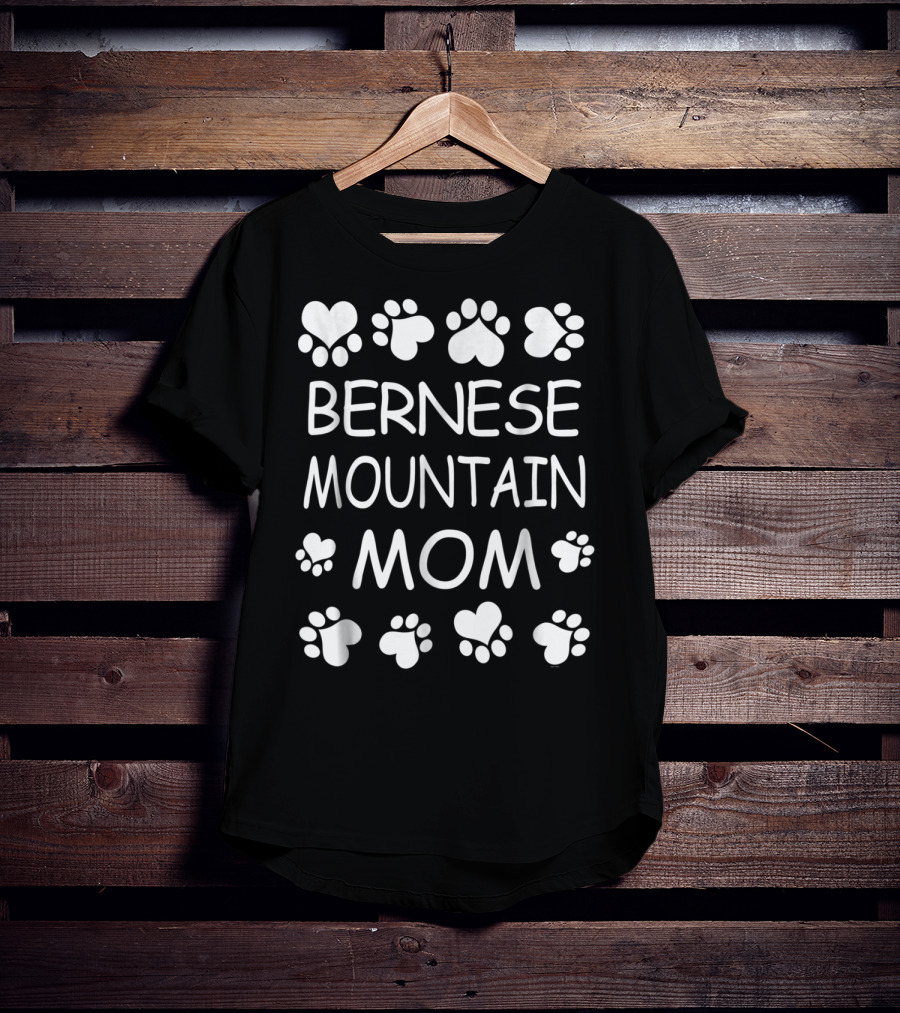 Bernese Mountain Mom Heart And Paw Print Lovers For Christmas Birthday T-Shirt