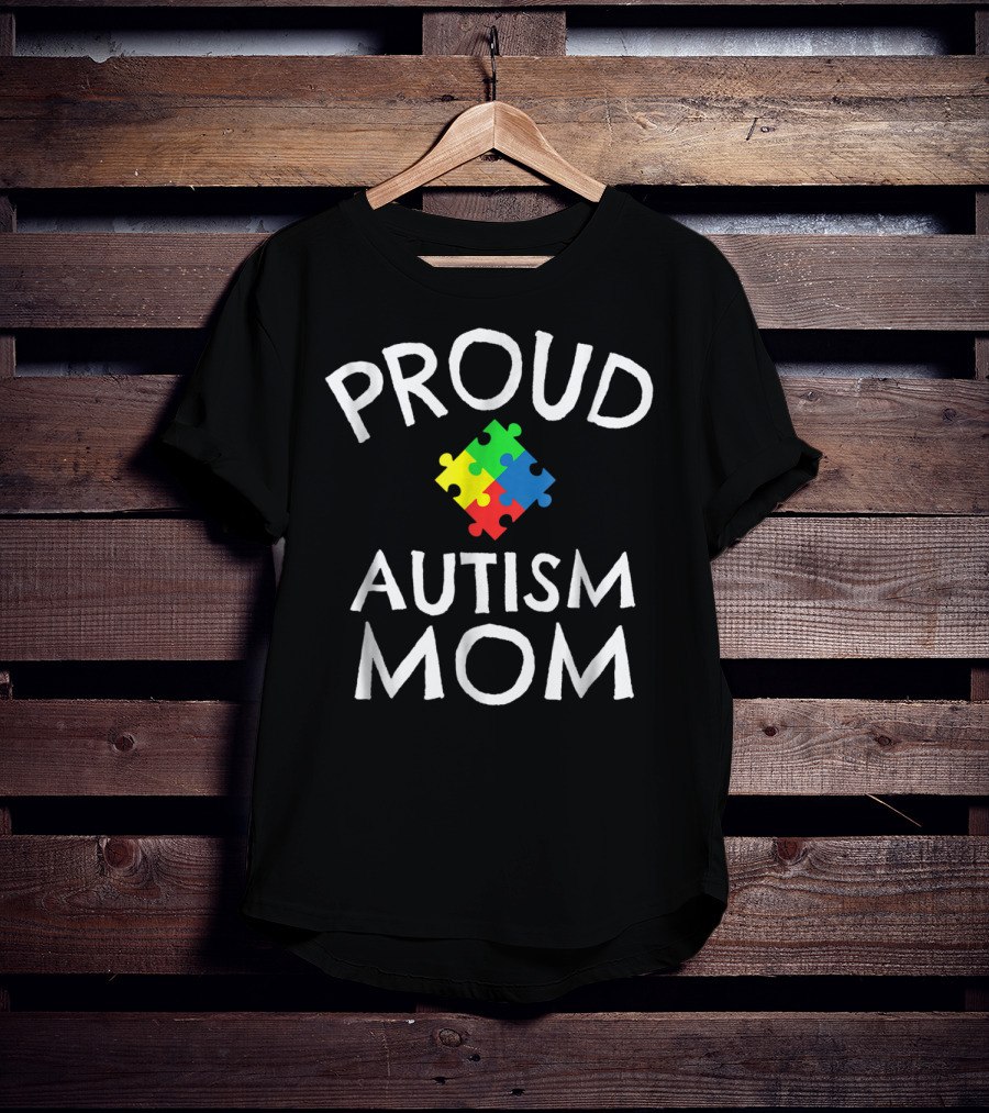 Proud Autism Mom Colorful Puzzle Autism Awareness T-Shirt