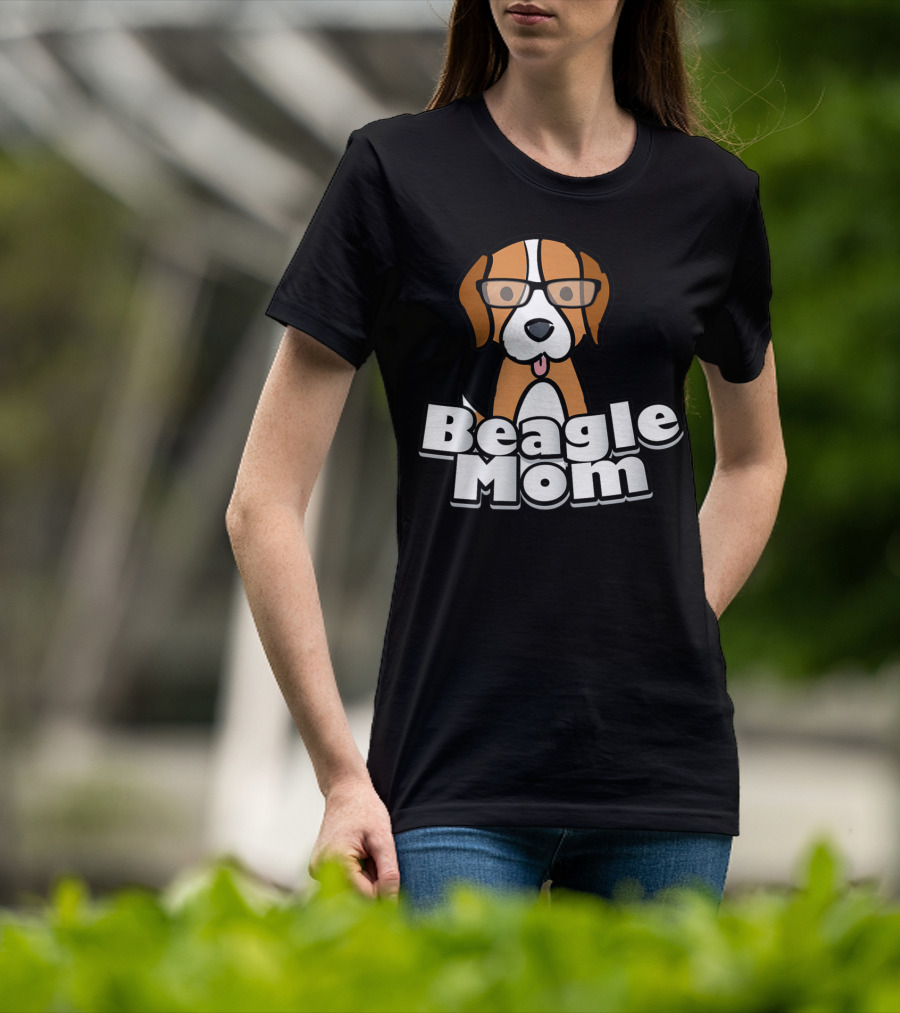 Beagle Mom Cute Dog With Glasses T-Shirt