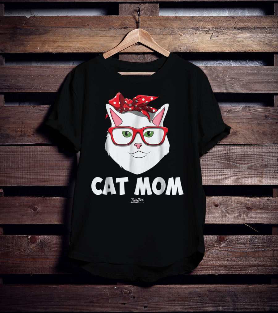 Cat Mom Funny Cat Lover With Glasses And Red Bow T-Shirt