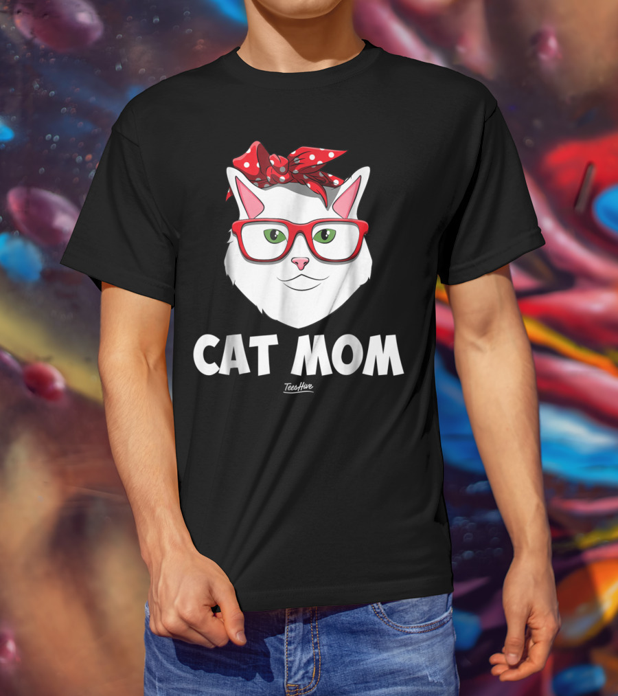 Cat Mom Funny Cat Lover With Glasses And Red Bow T-Shirt