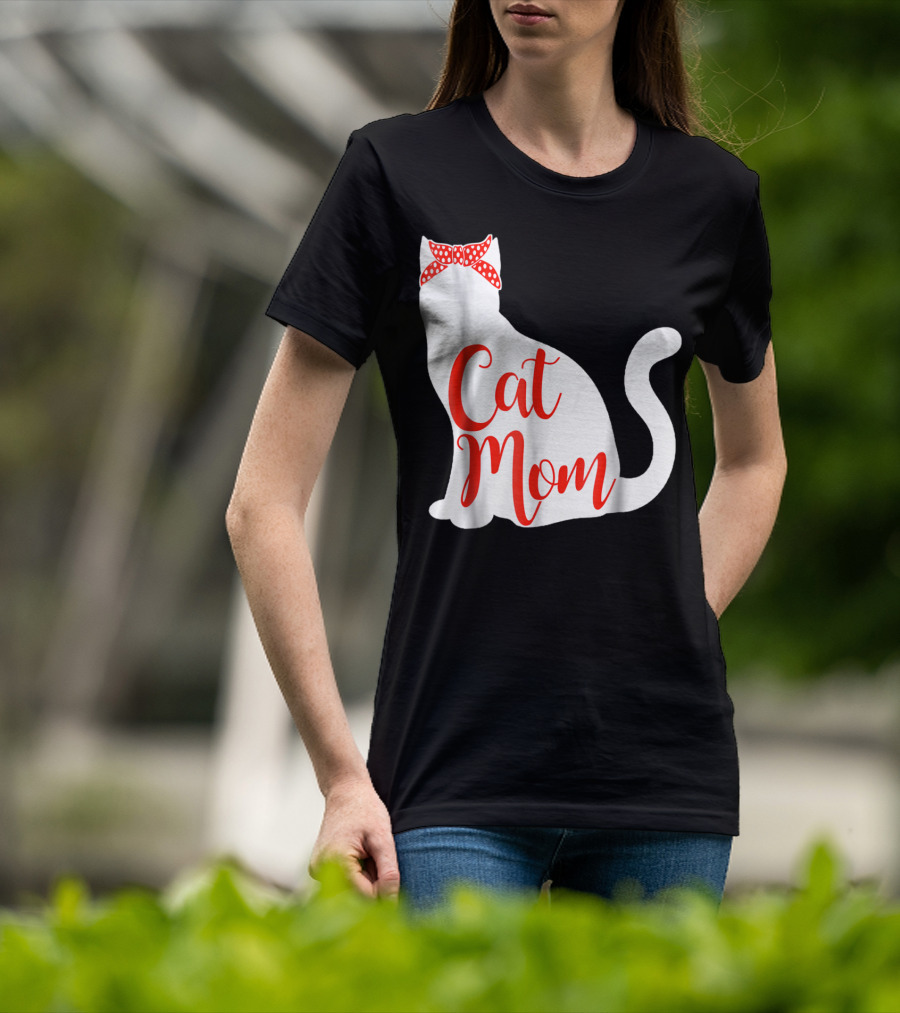 Cat Mom Cute Cat Owner Lover With Red Bow T-Shirt