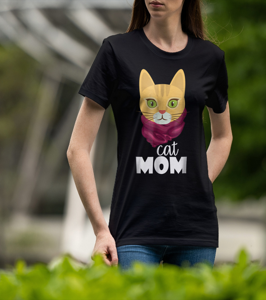 Cat Mom Funny For The Perfect Cat Mom In Your Family T-Shirt