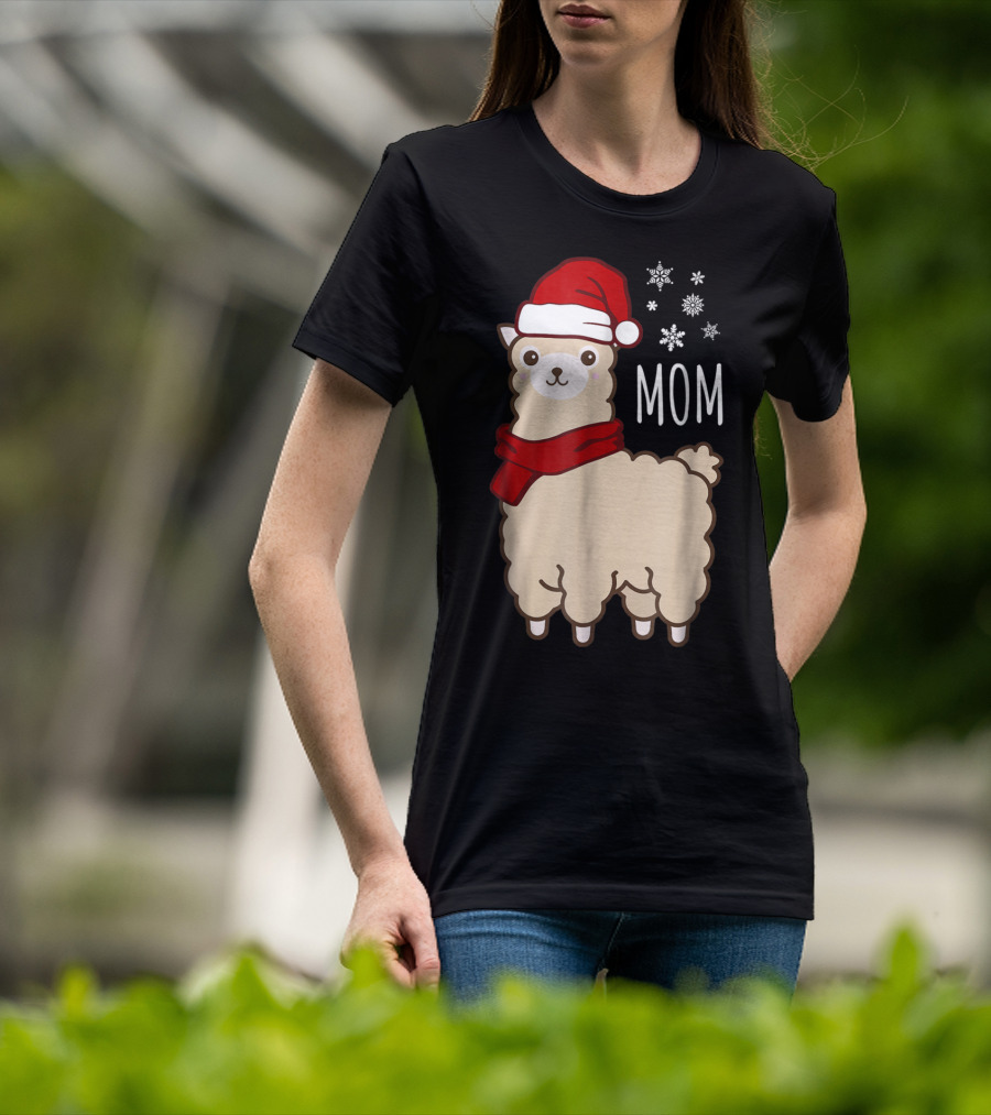 Christmas Mom Llama Cria Herd Xmas Mother Santa Hat Snowflakes T-Shirt