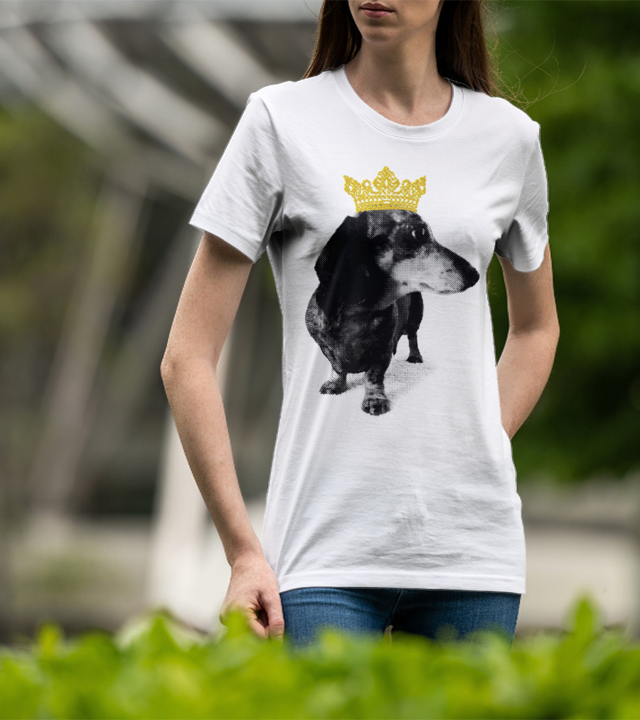 Cute Dachshund Princess With Golden Crown T-Shirt