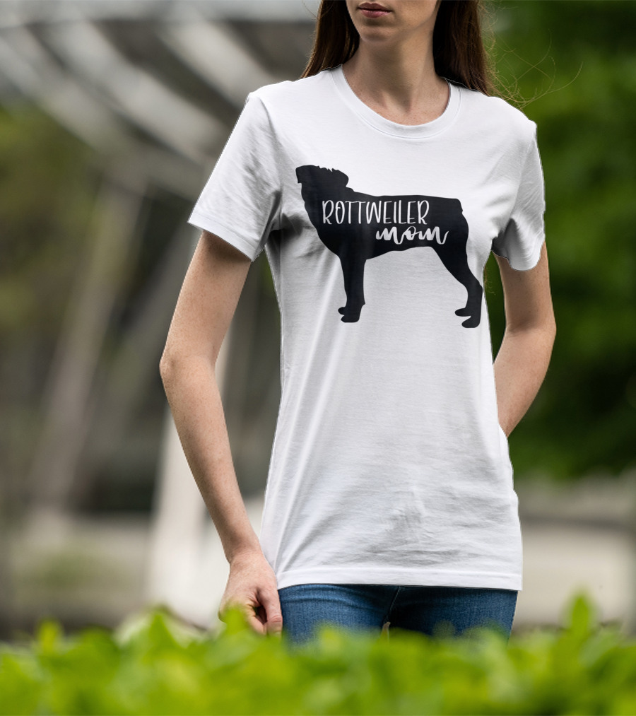 Rottweiler Mom T-Shirt
