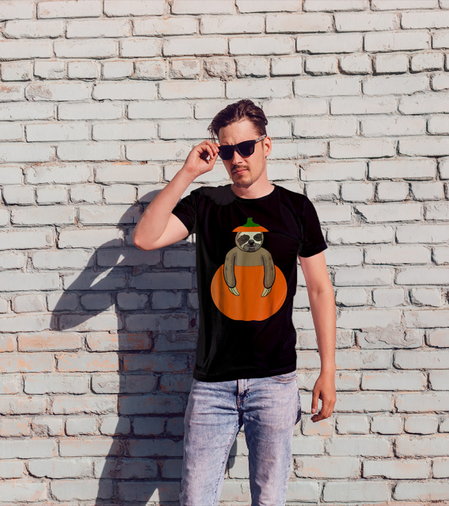 Cute Sloth Pumpkin Halloween Costume For Teacher Mom And Dad T-Shirt
