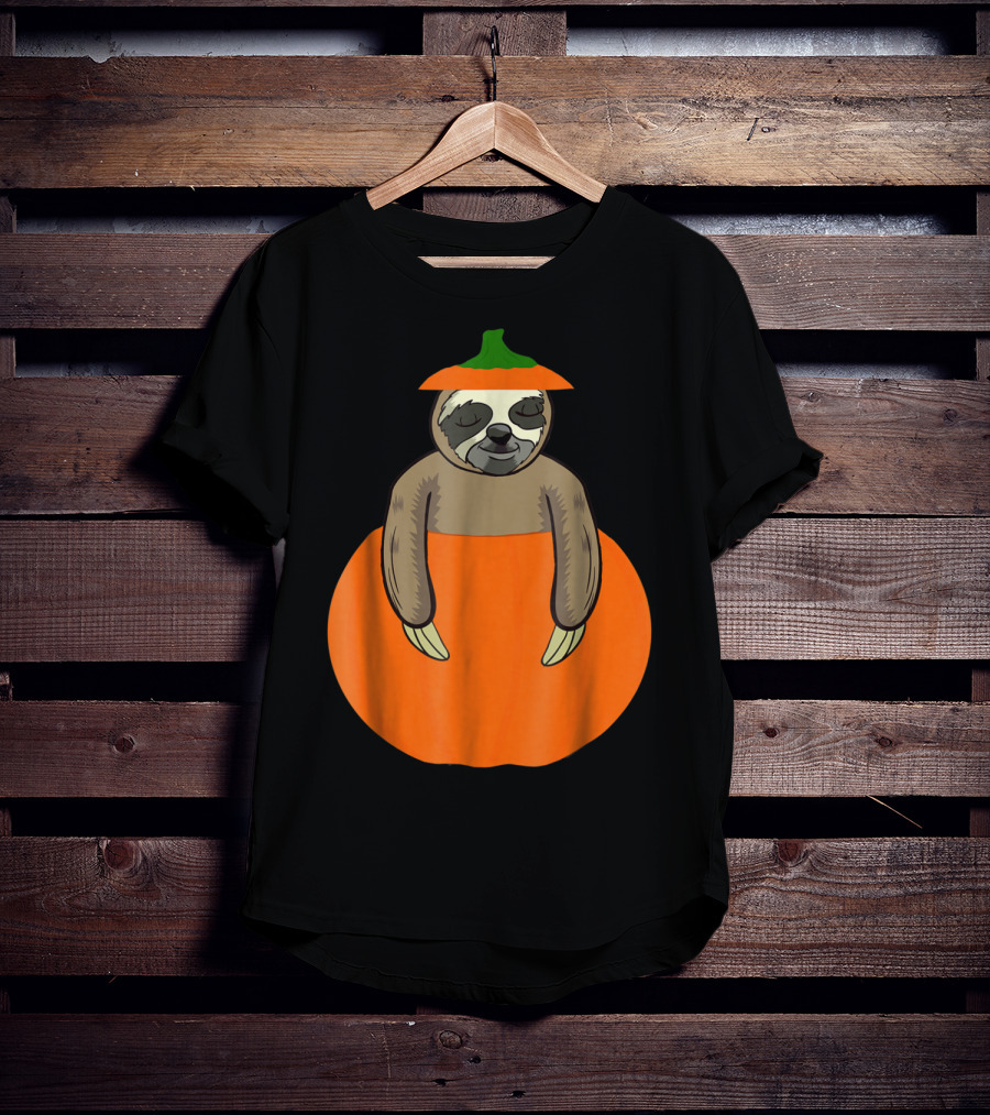 Cute Sloth Pumpkin Halloween Costume For Teacher Mom And Dad T-Shirt