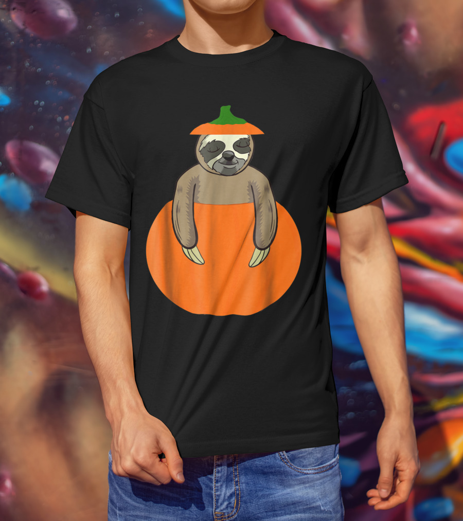 Cute Sloth Pumpkin Halloween Costume For Teacher Mom And Dad T-Shirt
