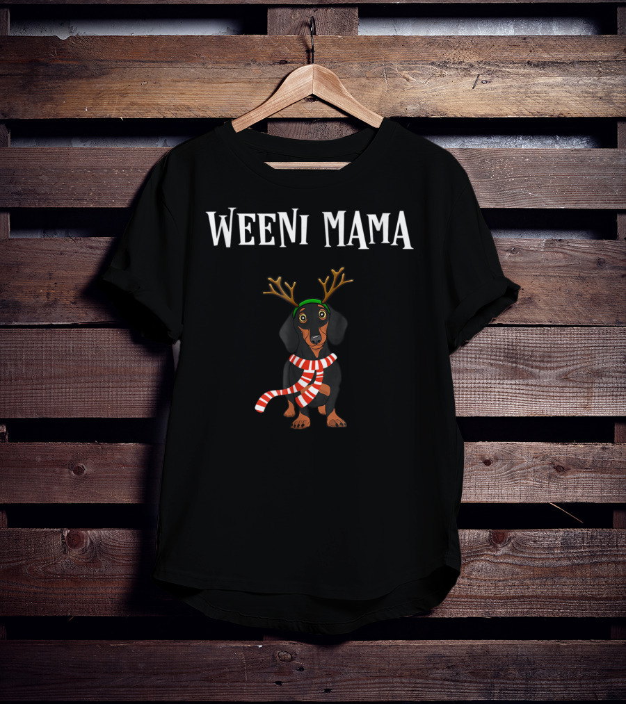 WEENI MAMA Dachshund With Reindeer Antlers And Candy Cane Scarf T-Shirt