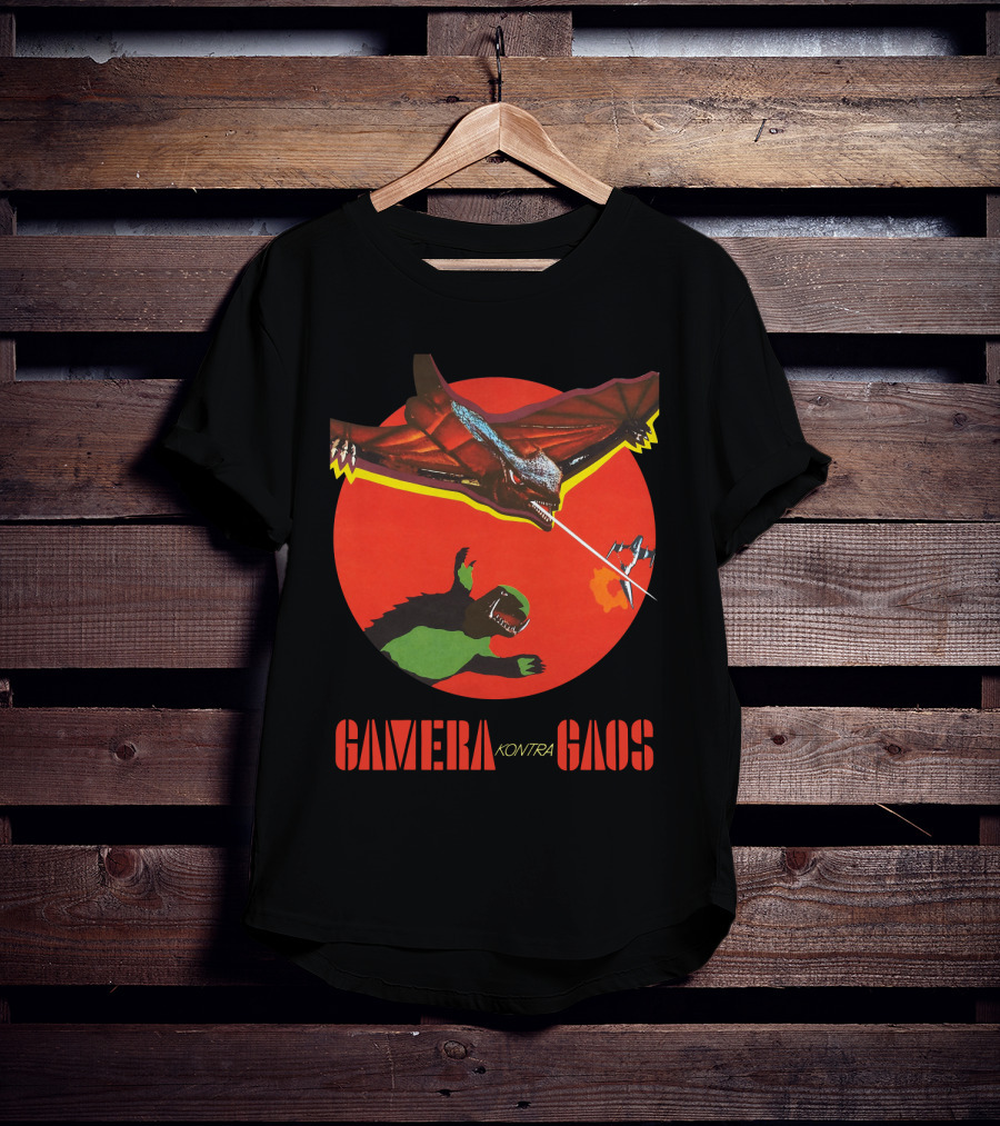 Gamera Kontra Gaos Retro Monster Battle Scene T-Shirt