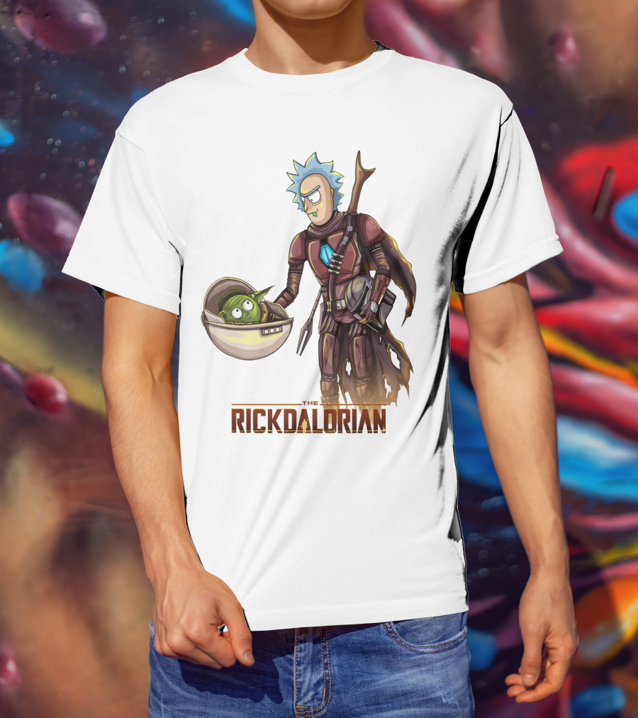 The RICKDALORIAN Sci-Fi Character Fusion With Armor And Green Alien In Pod T-Shirt