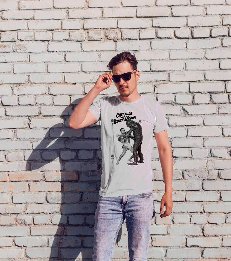Creature From The Black Lagoon Chain Wrestling Scene T-Shirt