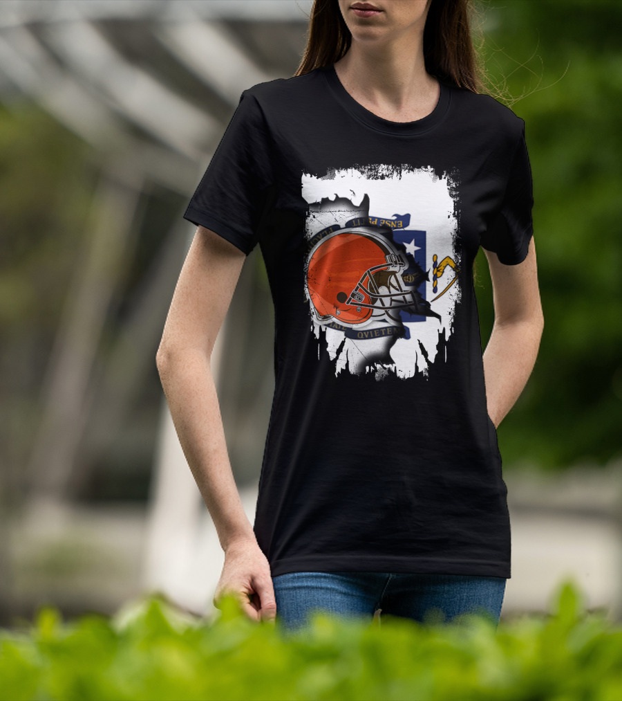 Massachusetts Unites With Cleveland Browns Helmet And State Flag T-Shirt