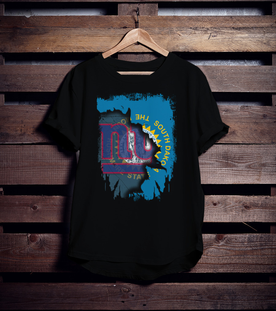 South Dakota State Map With Giants Logo Together T-Shirt