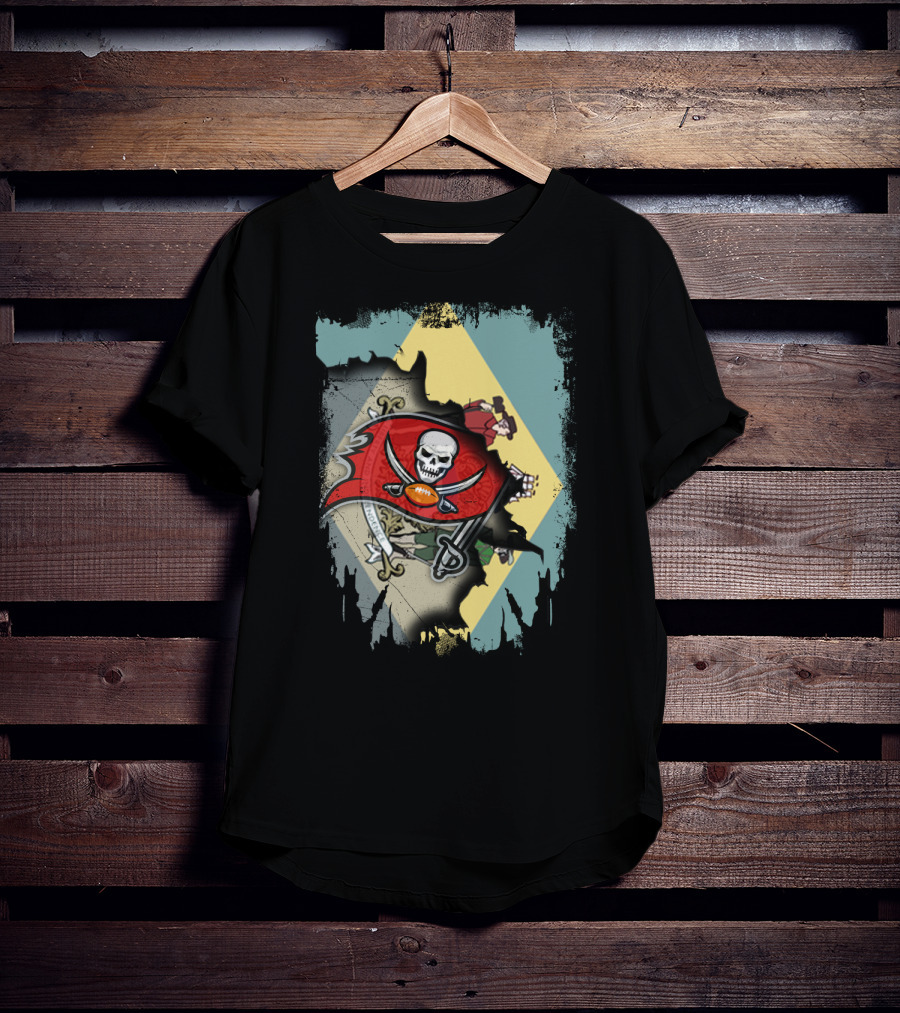 Delaware Together With Buccaneers Flag And Symbol Fusion T-Shirt