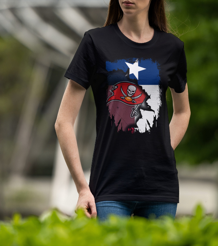Texas Flag And Tampa Bay Buccaneers Skull And Swords Football Logo Combination T-Shirt