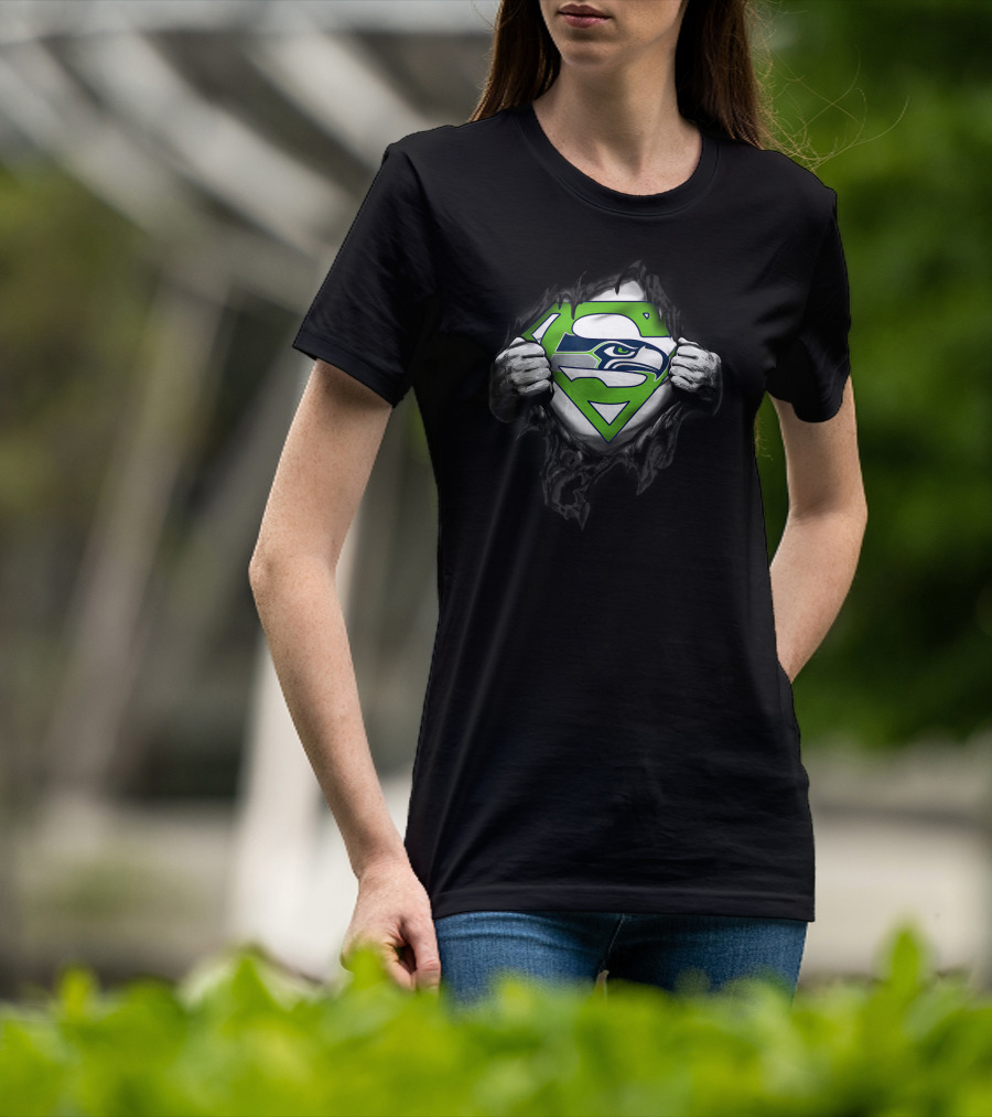 Merry Christmas Seattle Seahawk Superhero Football Team T-Shirt