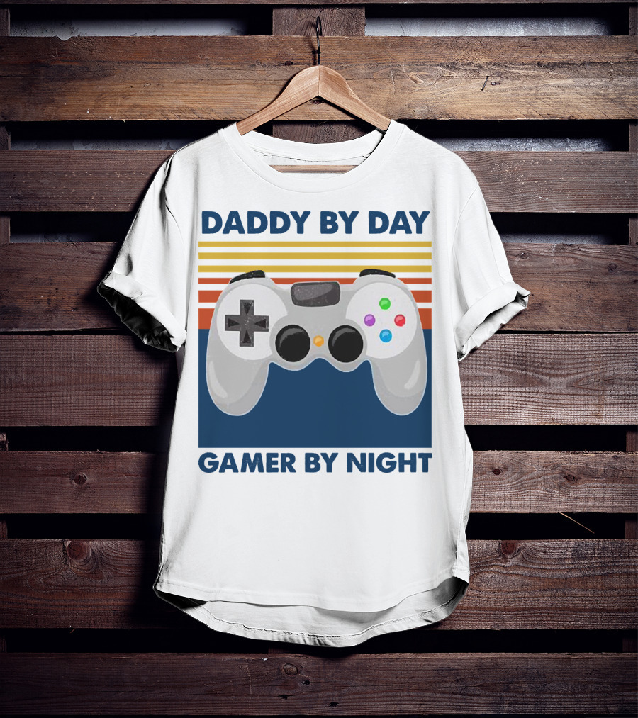 Daddy By Day Gamer By Night Retro Game Controller T-Shirt