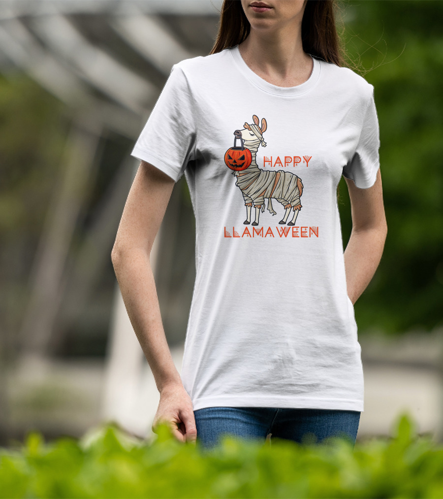 Happy Llamaween Halloween Llama Holding Pumpkin T-Shirt