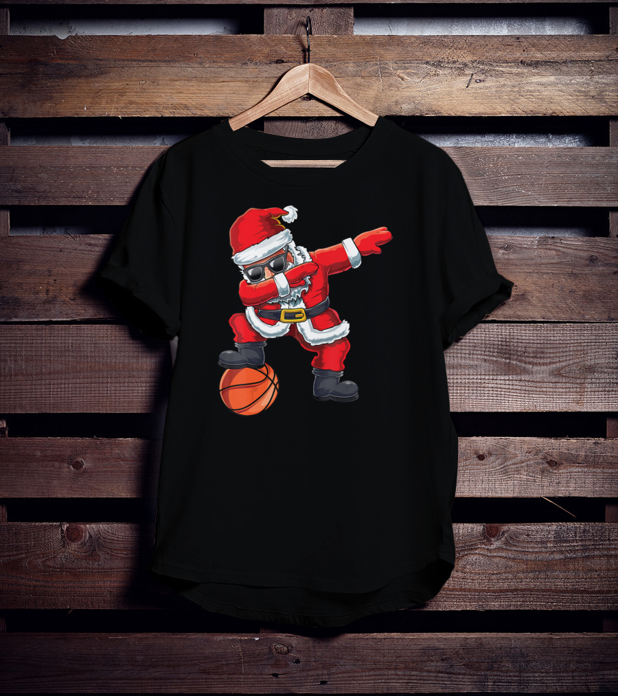 Christmas Santa Dabbing On Basketball Court Holiday Fun T-Shirt
