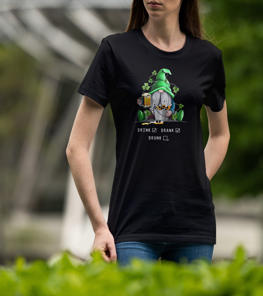 Funny Drink Drank Drunk Saint Patrick's Gnome With Shamrocks And Beer T-Shirt