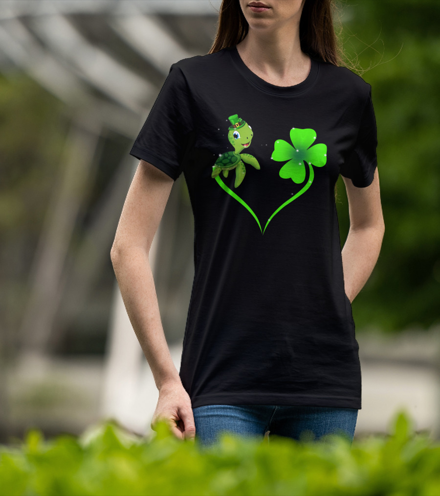 Happy St Patrick's Day Shamrock Turtle With Leprechaun Hat And Green Heart T-Shirt