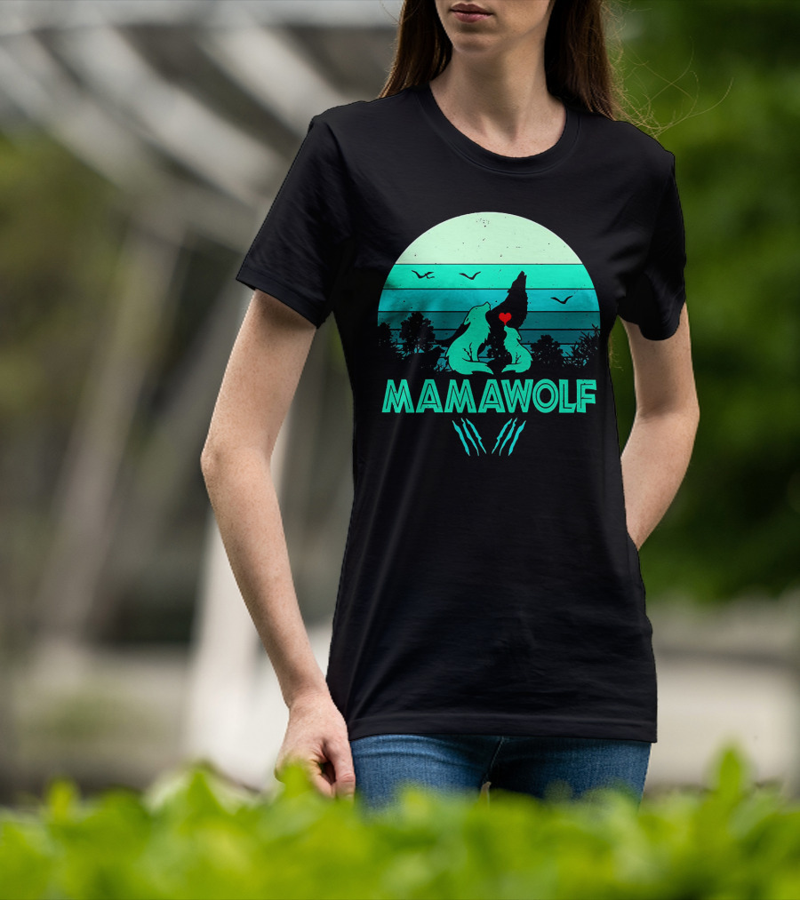 MAMAWOLF Babies Mom Vintage Wolf Heart Moon T-Shirt