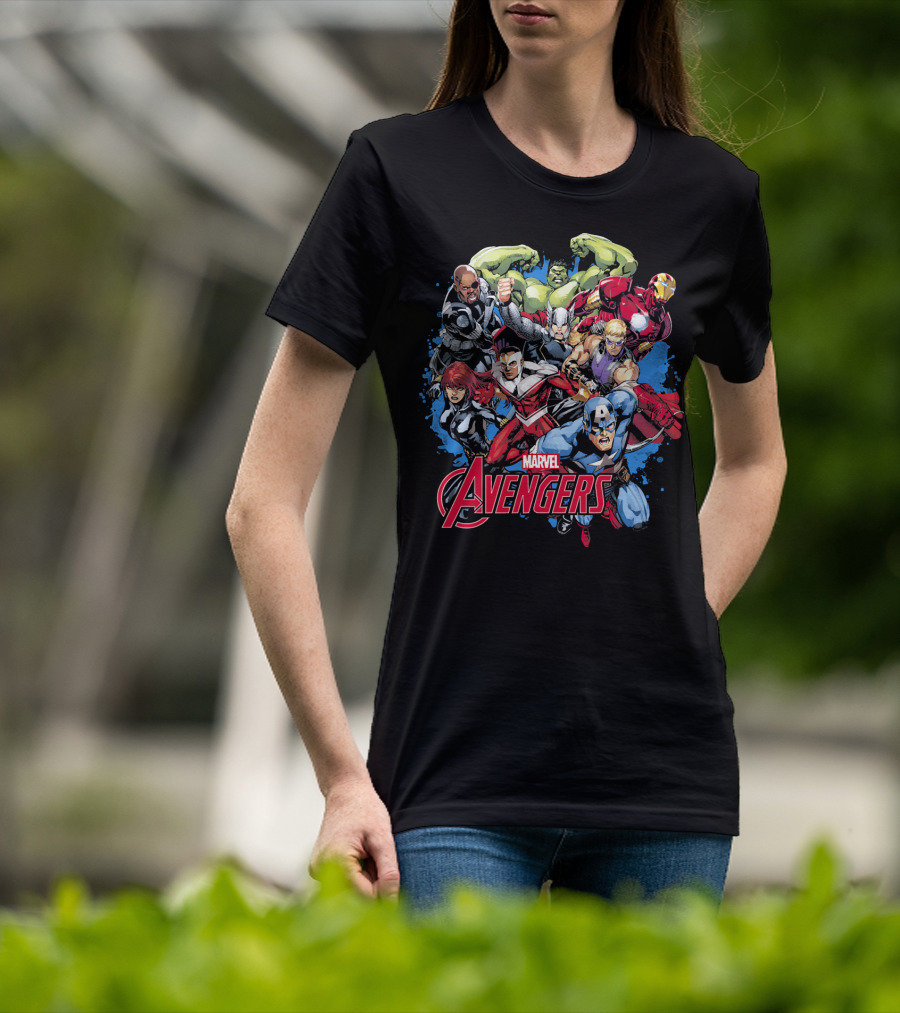 Marvel Avengers Captain Thor Hulk Iron Man Black Widow Comic Assemblage T-Shirt