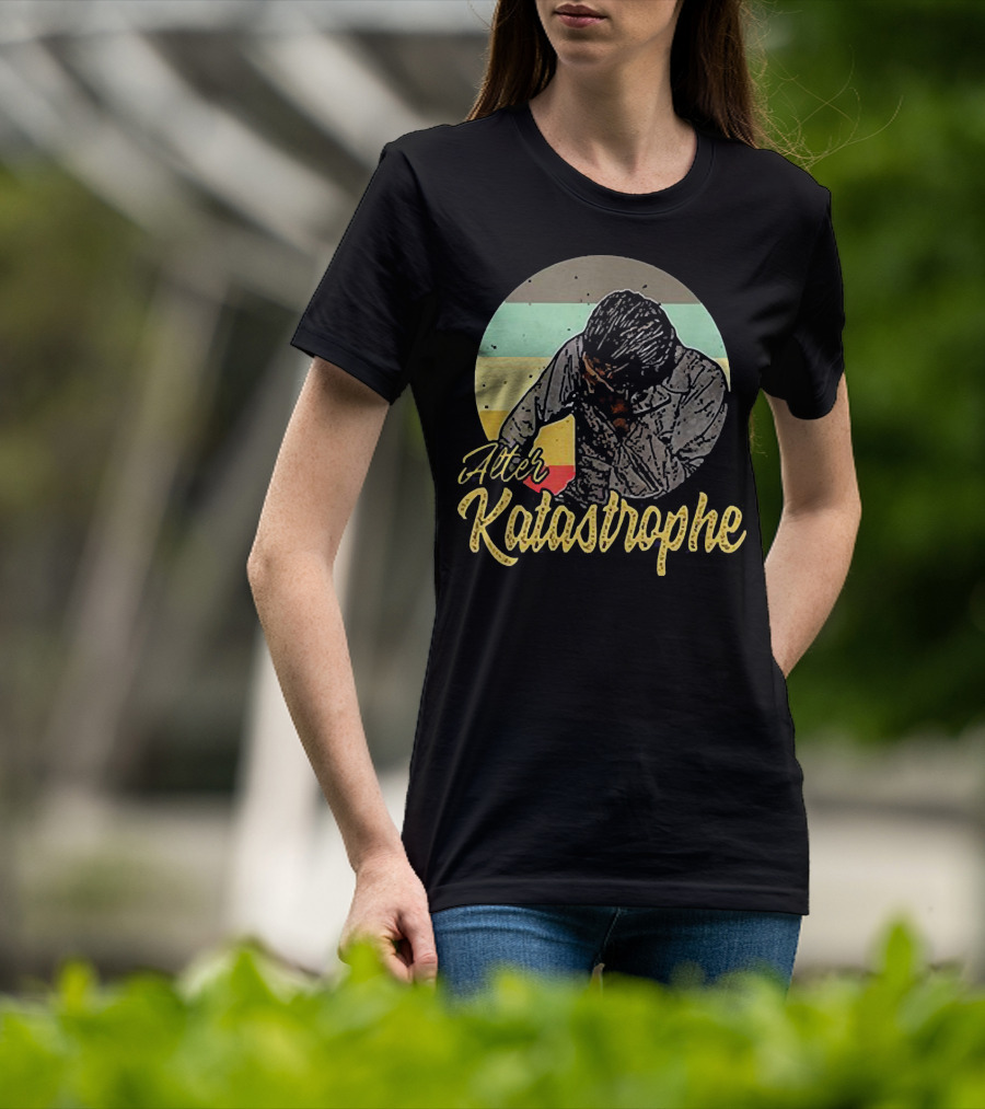 Alter Katastrophe Vintage Striped Background Bowed Head T-Shirt