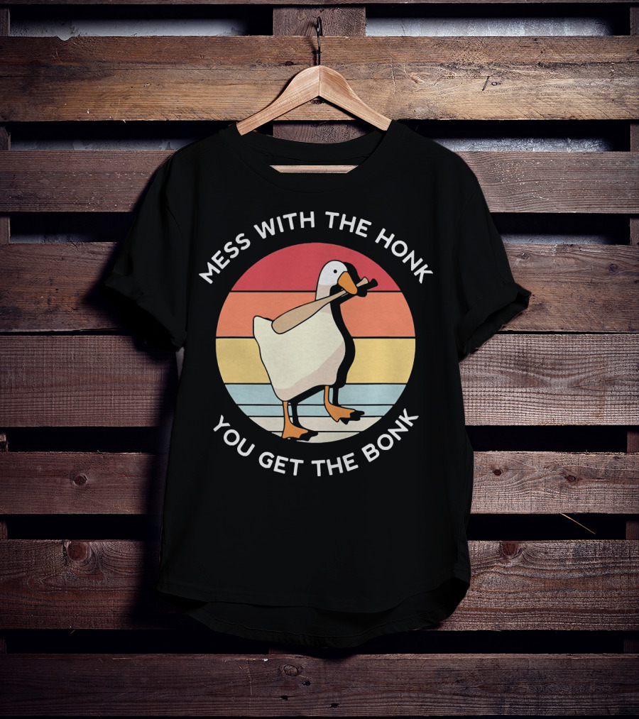Mess With The Honk You Get The Bonk Goose Retro Vintage Goose With Bat T-Shirt