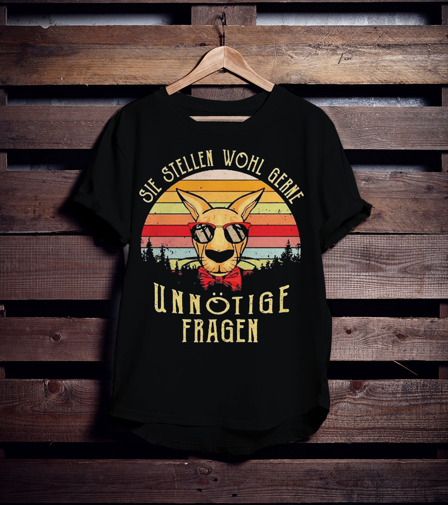 Sie Stellen Wohl Gerne Unnötige Fragen Retro Kangaroo With Sunglasses And Bow Tie Forest Stripes T-Shirt