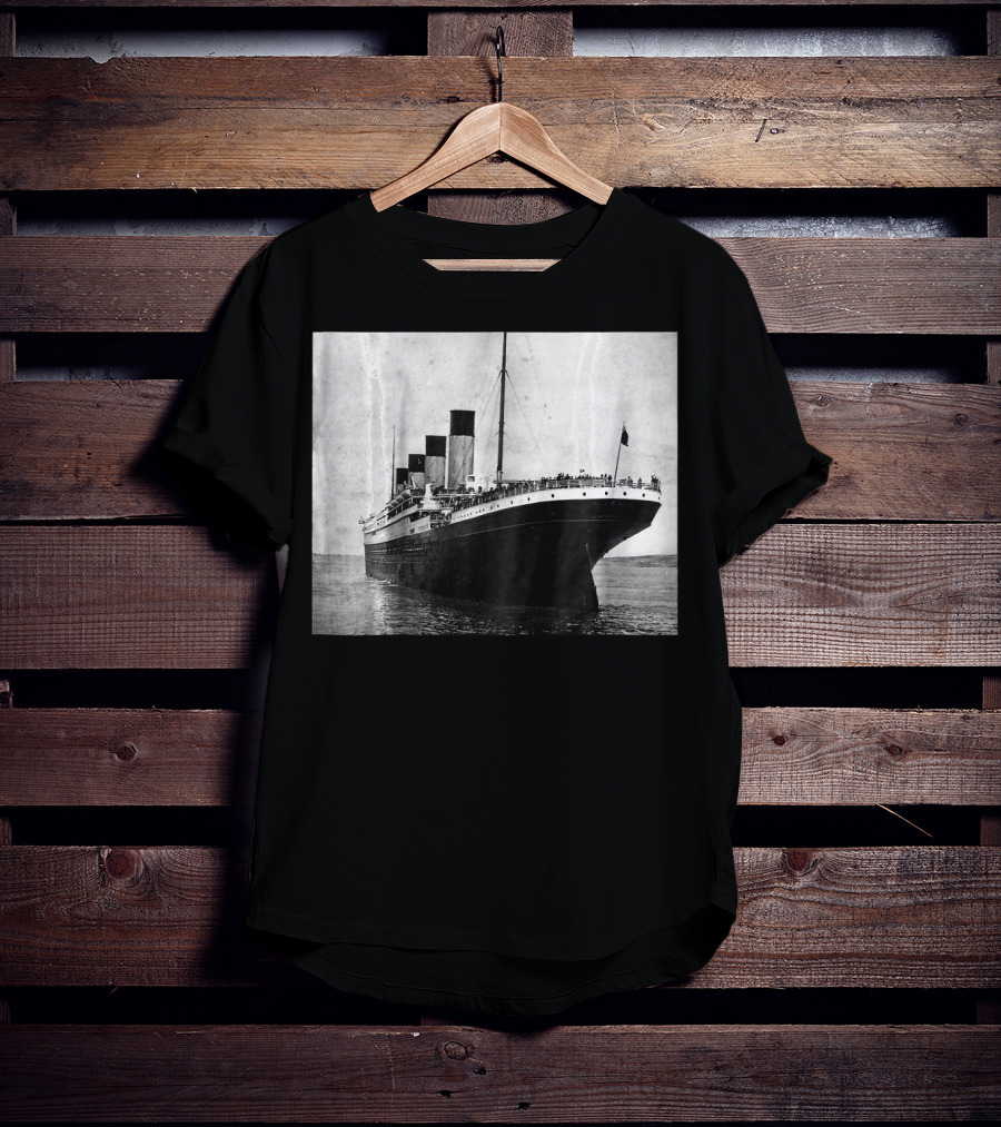 Kids The Titanic Setting Sail Iconic Ocean Liner Image T-Shirt
